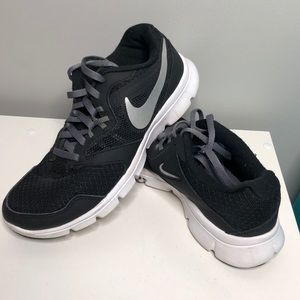 Black Nike